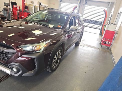 Used 2023 Subaru Outback Touring AWD/4WD image 2