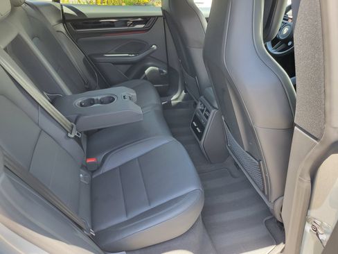 Used 2025 Porsche Macan Electric w/ Premium Package RWD image 30