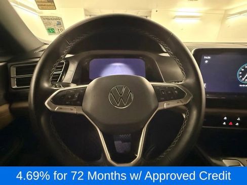 Used 2025 Volkswagen Atlas Cross Sport SE FWD image 19