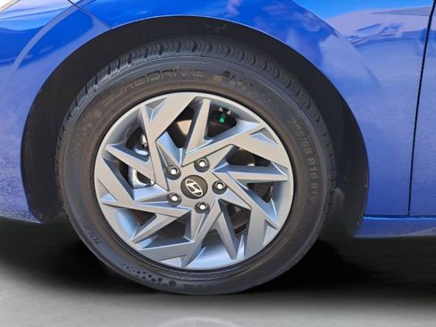 Used 2024 Hyundai Elantra SE FWD image 5