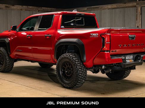 Used 2025 Toyota Tacoma TRD Off-Road image 7