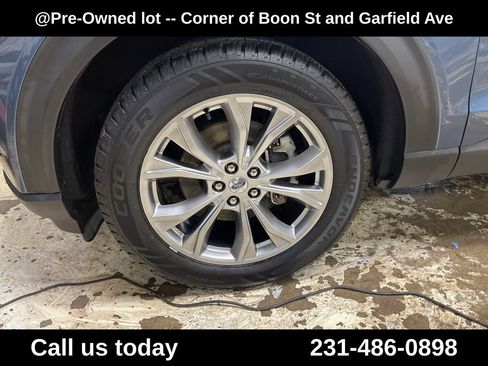 Used 2020 Ford Explorer XLT w/ Equipment Group 202A AWD/4WD image 11