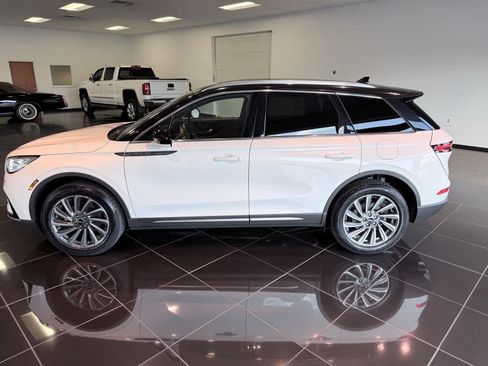Used 2023 Lincoln Corsair Reserve AWD/4WD image 14