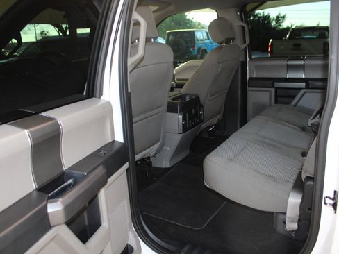 Used 2018 Ford F150 XLT w/ Equipment Group 302A Luxury image 11