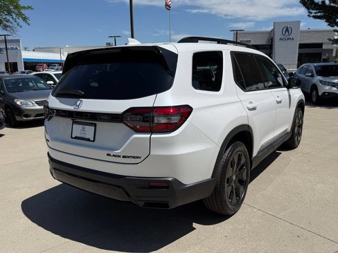 Certified 2026 Honda Pilot Black Edition image 6