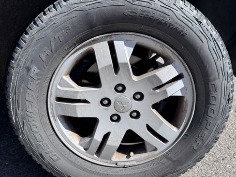 Used 2004 Mitsubishi Endeavor LS AWD/4WD image 55