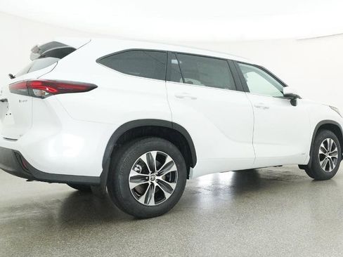 New 2026 Toyota Highlander XLE image 38