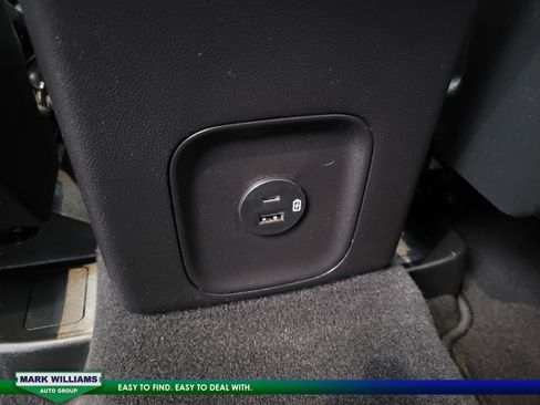 Used 2022 Ford Escape SE w/ SE Sport Appearance Package image 16