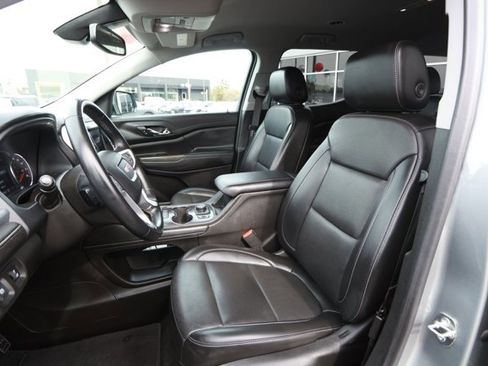 Used 2023 GMC Acadia SLT image 25