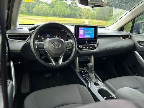 Used 2024 Toyota Corolla Cross LE FWD image 13
