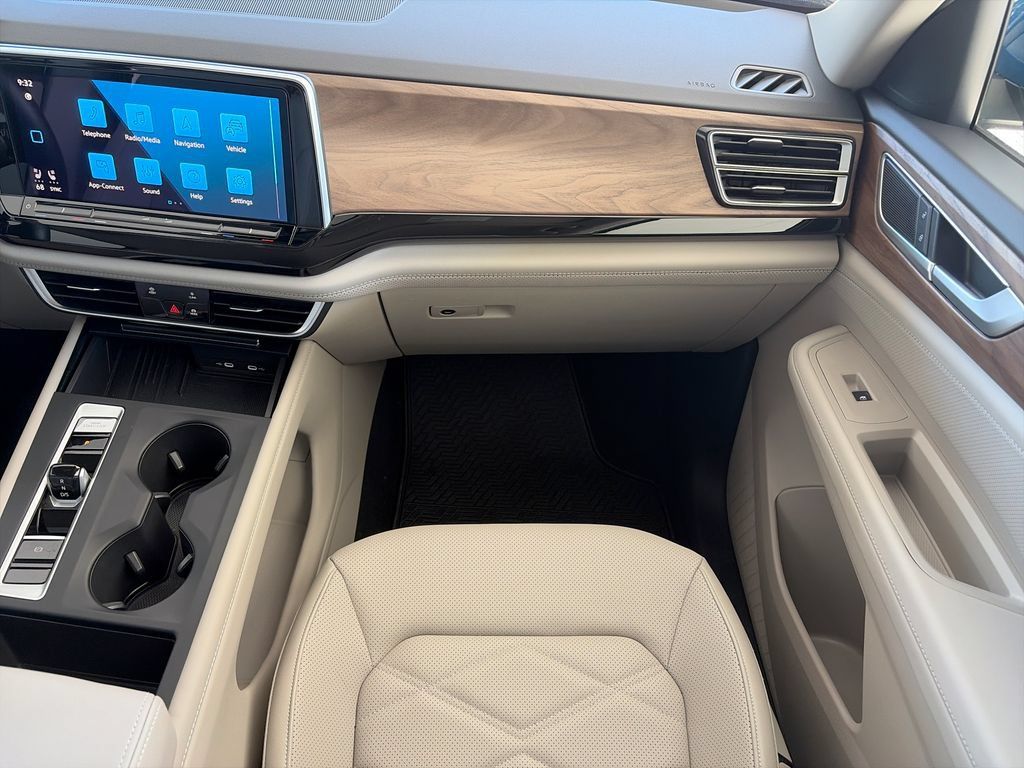 Certified 2026 Volkswagen Atlas SE FWD image 35