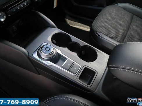 Used 2024 Ford Escape SE image 19