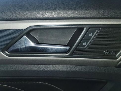 Used 2020 Volkswagen Atlas Cross Sport SEL Premium image 32