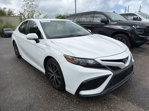 Used 2021 Toyota Camry SE image 7