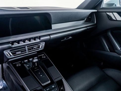 Used 2021 Porsche 911 Carrera image 40