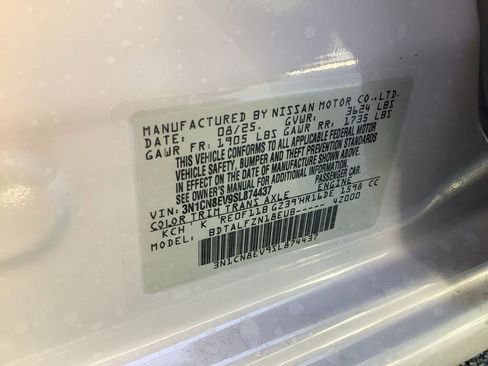 Used 2025 Nissan Versa SV w/ Trunk Package image 30