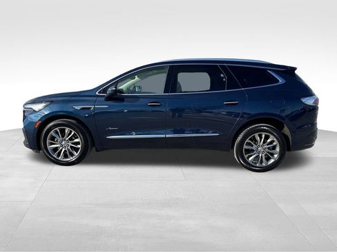 Used 2024 Buick Enclave Avenir image 2