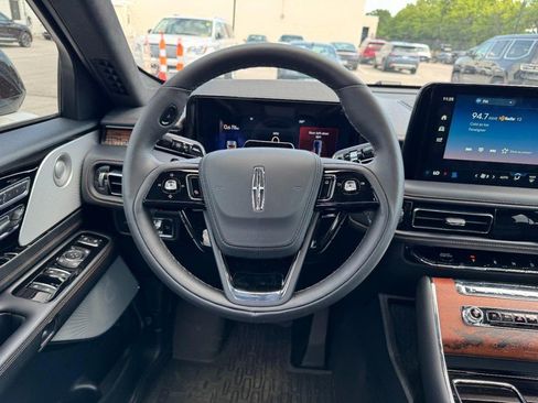 Used 2026 Lincoln Aviator Black Label w/ Dynamic Handling Package AWD/4WD image 10