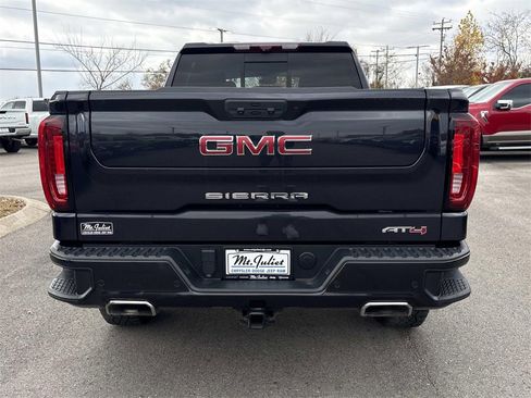 Used 2022 GMC Sierra 1500 AT4 w/ Technology Package image 8