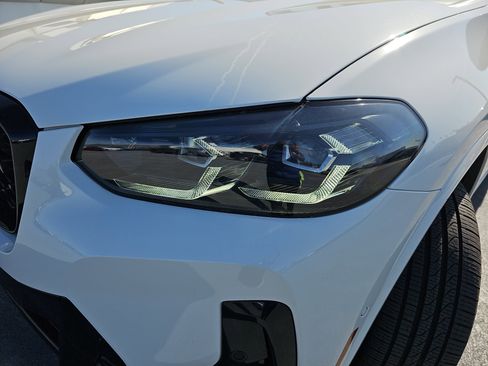 Used 2025 BMW X4 xDrive30i w/ Premium Package image 32