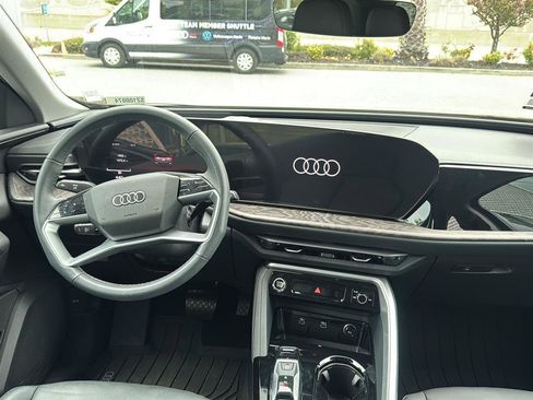 Used 2025 Audi Q5 Premium w/ Premium Plus AWD/4WD image 10