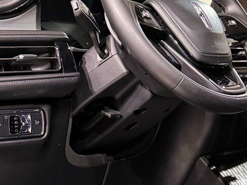 Used 2023 Lincoln Aviator 2WD w/ Premium Package image 39