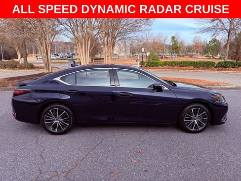 Certified 2025 Lexus ES 300h w/ Premium Package image 8