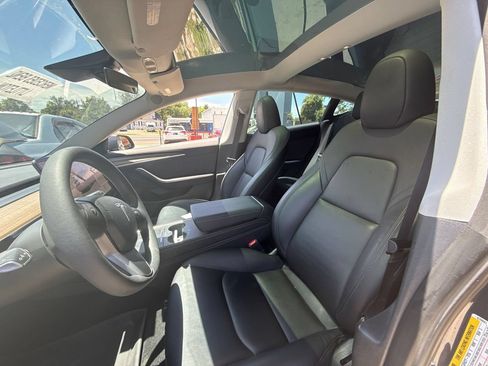 Used 2023 Tesla Model 3 Standard Range RWD image 3