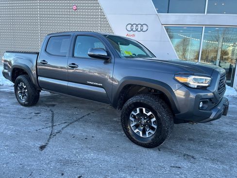 Used 2023 Toyota Tacoma TRD Off-Road image 2