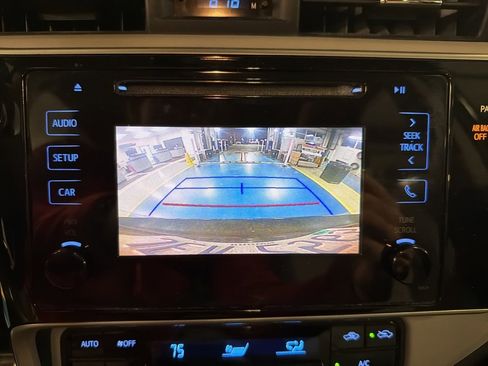 Used 2017 Toyota Corolla LE image 13