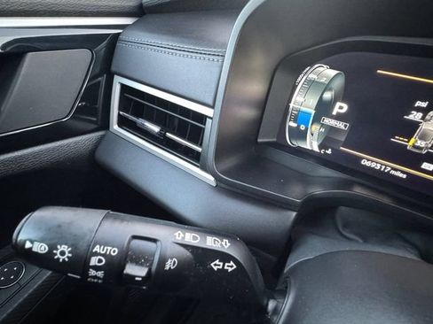 Used 2024 Mitsubishi Outlander SE FWD image 25