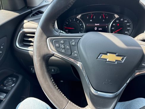 Used 2022 Chevrolet Equinox Premier image 24