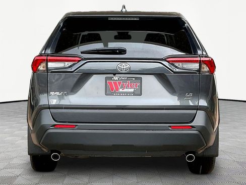 Used 2023 Toyota RAV4 LE AWD/4WD image 5