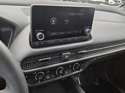 Certified 2025 Honda HR-V Sport image 20