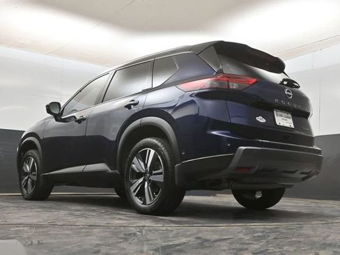 Used 2025 Nissan Rogue SL image 18