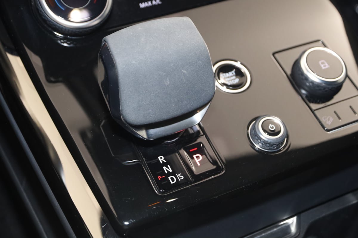 Used 2023 Land Rover Range Rover Sport SE AWD/4WD image 7