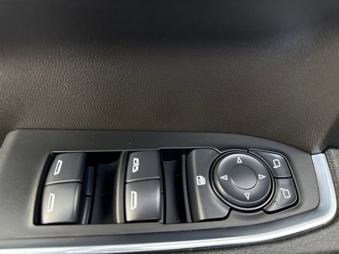 Used 2024 Chevrolet Silverado 1500 LT AWD/4WD image 17