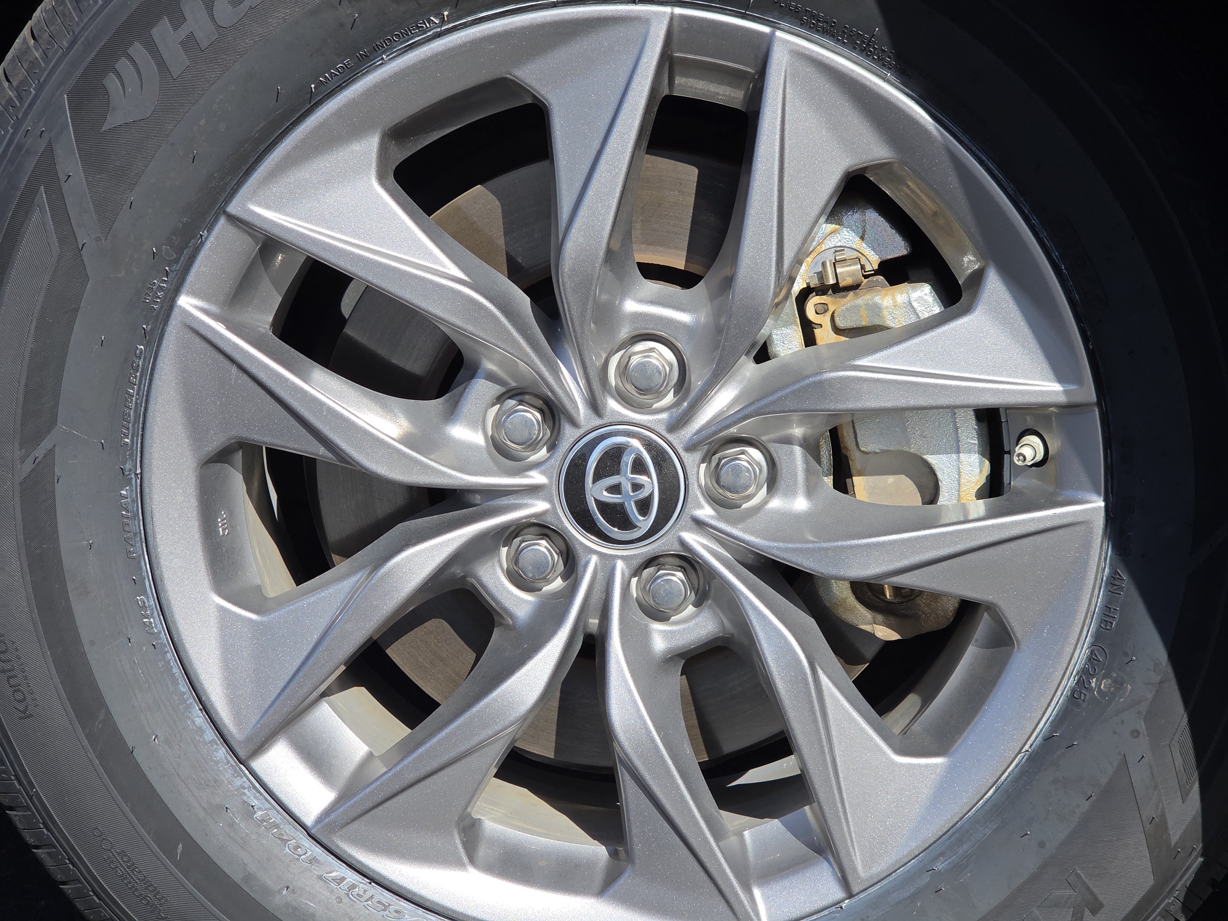 Used 2025 Toyota Sienna LE FWD image 15