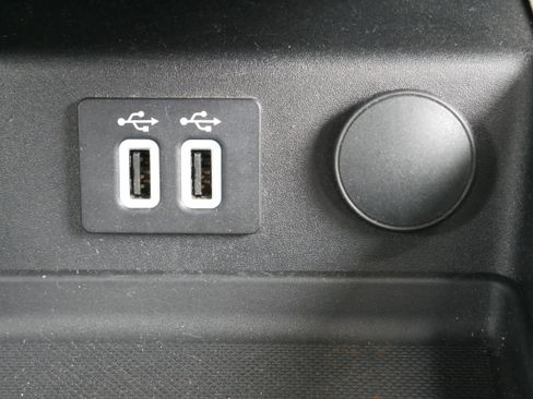 Used 2019 Ford Fusion SE image 19