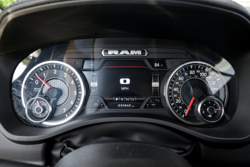 Used 2023 RAM 1500 Laramie AWD/4WD image 30