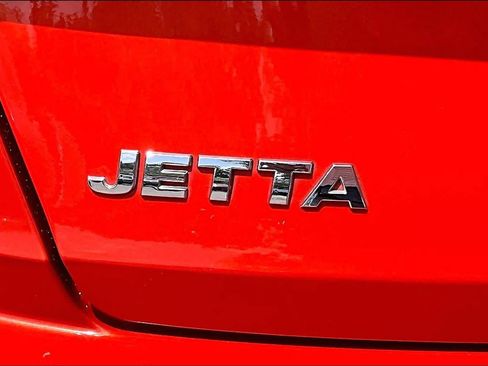 Used 2021 Volkswagen Jetta SE w/ SE Cold Weather Package FWD image 10