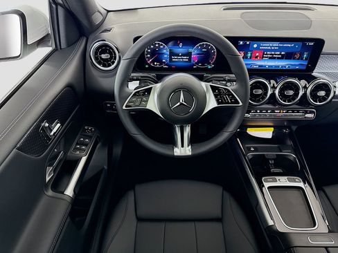 New 2026 Mercedes-Benz GLB 250 image 11