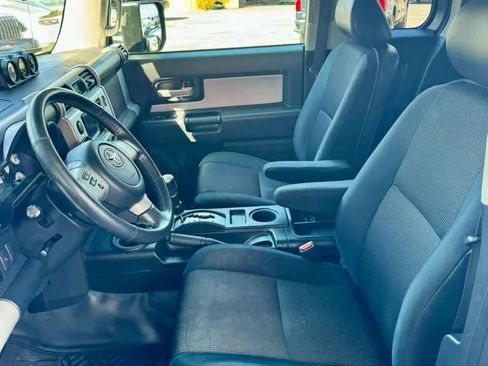 Used 2007 Toyota FJ Cruiser 4WD image 9