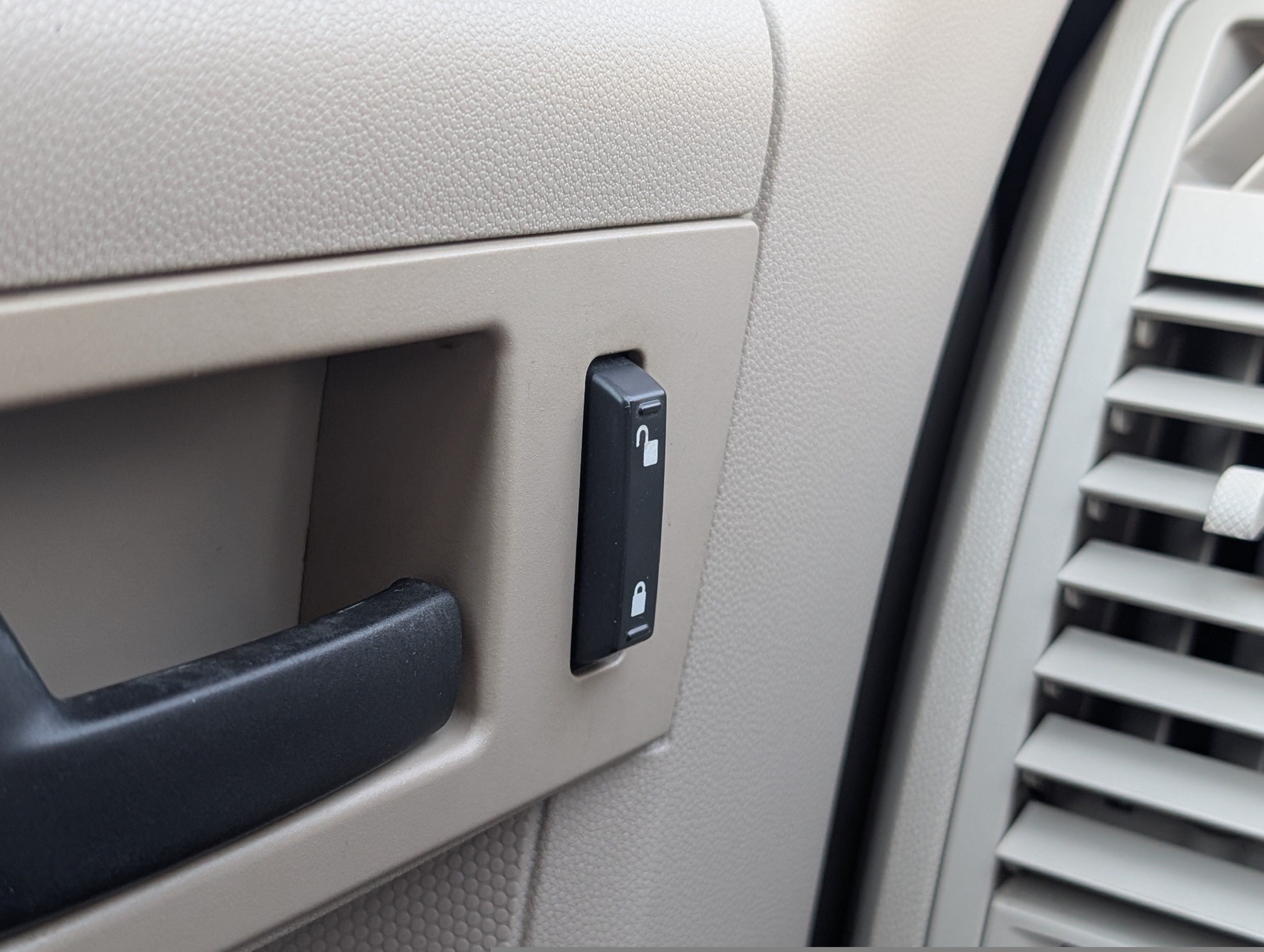 Used 2008 Ford Escape XLT FWD image 24