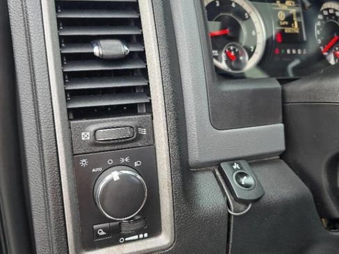 Used 2017 RAM 2500 Tradesman w/ Chrome Appearance Group AWD/4WD image 12