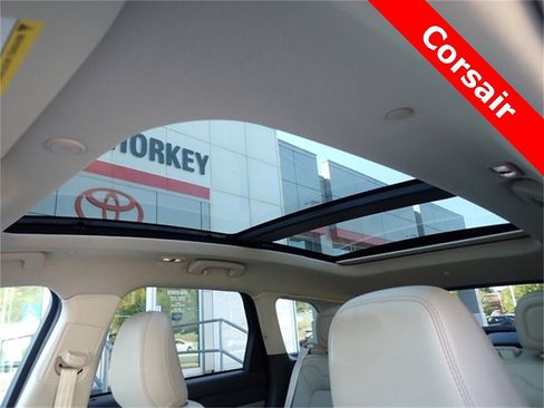 Used 2021 Lincoln Corsair AWD w/ Premium Package image 23