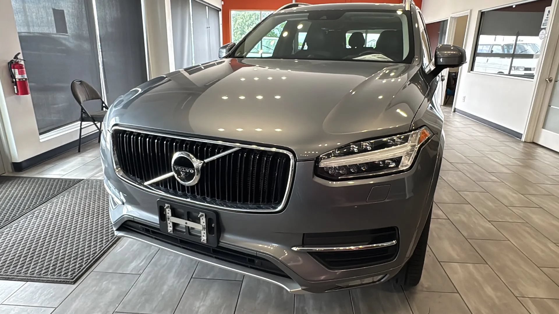 Used 2017 Volvo XC90 T6 Momentum w/ Vision Package AWD/4WD image 6