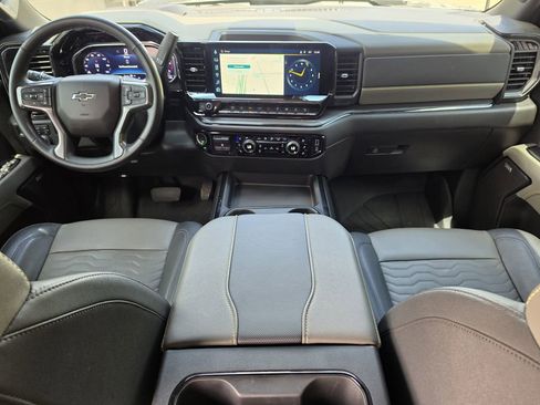 Used 2025 Chevrolet Silverado 2500 ZR2 w/ Technology Package AWD/4WD image 18