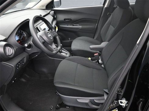 New 2025 Nissan Kicks Play S image 9