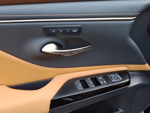 Certified 2023 Lexus ES 350 w/ Premium Package image 7